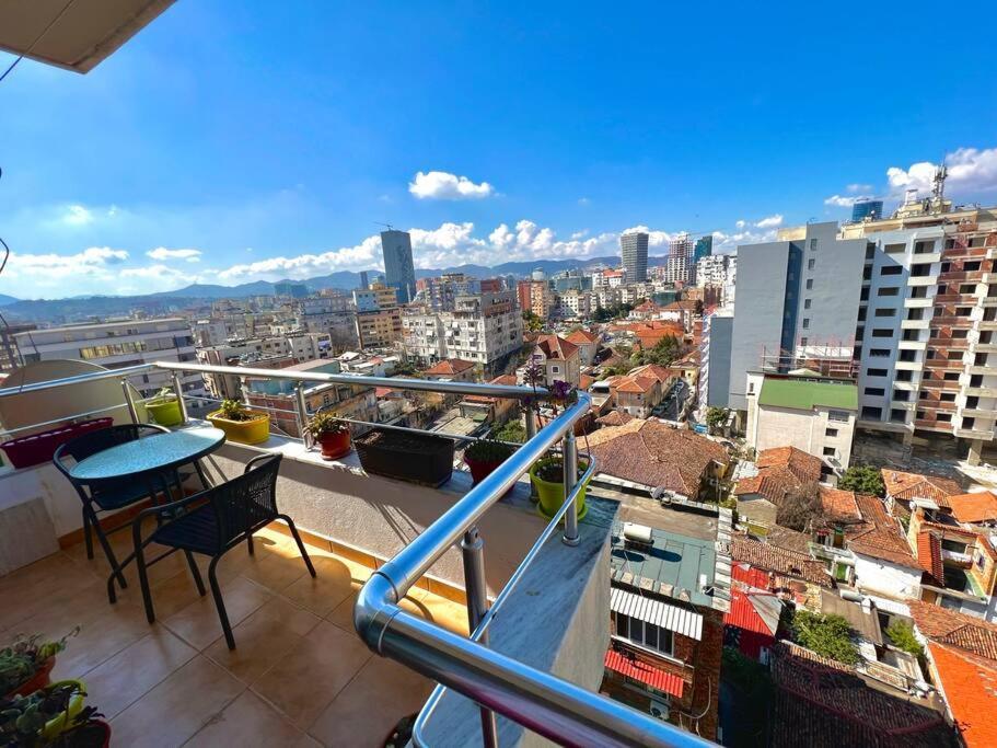 Central Tirana Flat Near Bazaar Exterior foto